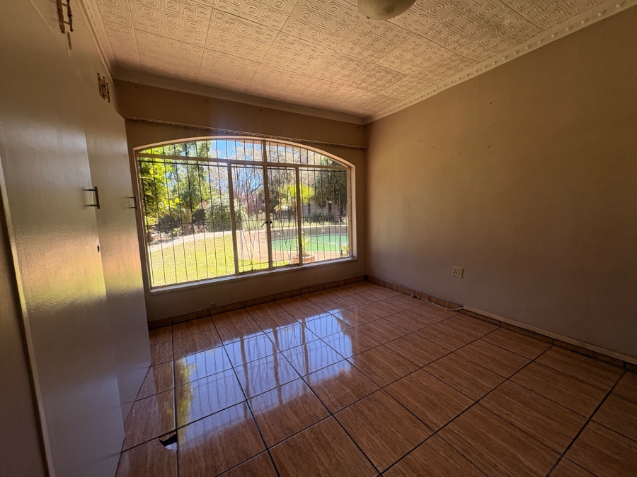 4 Bedroom Property for Sale in Flamwood North West
